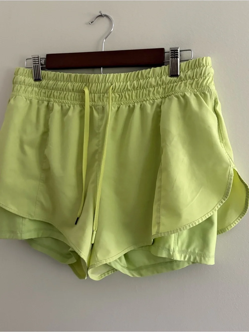 90 Degrees By Reflex Women’s Large Athletic Shorts Neon Yellow Bright Running